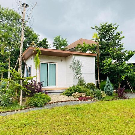 Homdoiintr Farmstay ฮ่อมดอยอินทร์ ฟาร์มสเตย์ Ban Huai Kaeo Exterior photo