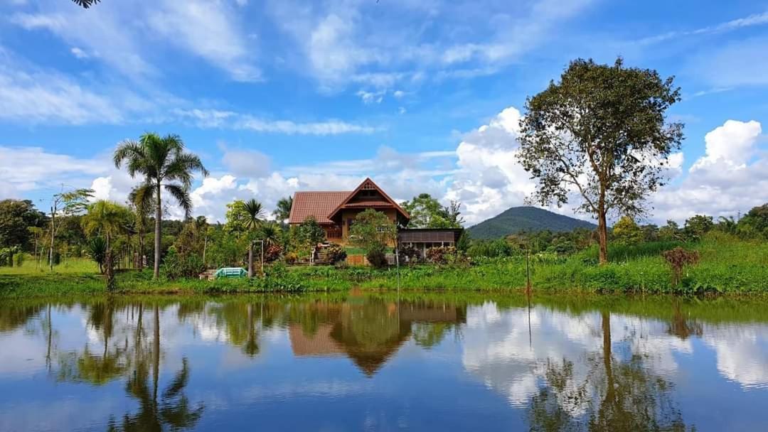 Homdoiintr Farmstay ฮ่อมดอยอินทร์ ฟาร์มสเตย์ Ban Huai Kaeo Exterior photo